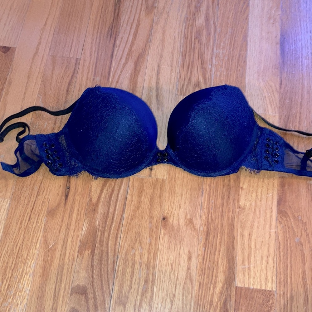 New never worn navy blue lace Very Sexy Victoria secret bra 32D push up